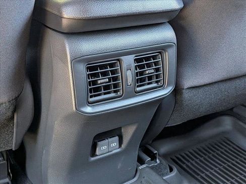 Used 2024 Toyota RAV4 SE image 18