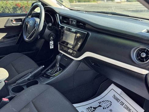 Used 2018 Toyota Corolla iM image 9