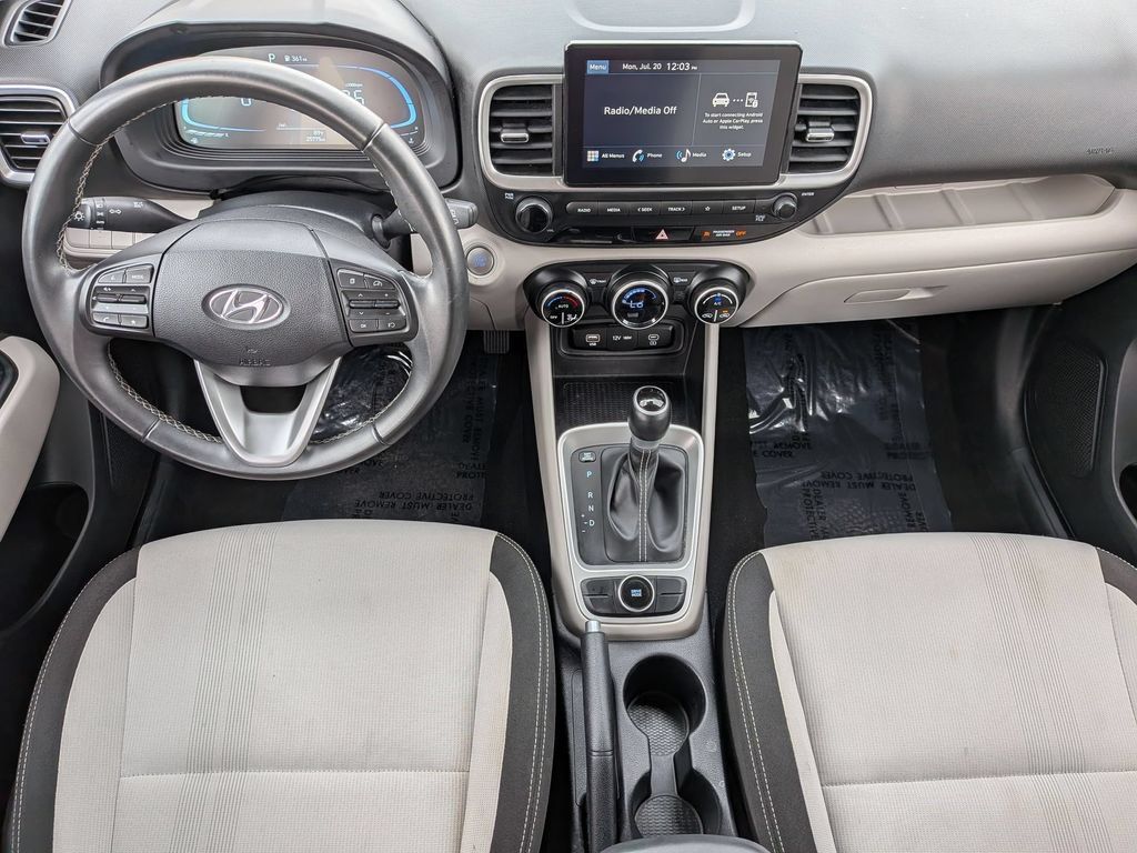 Used 2025 Hyundai Venue SEL FWD image 22