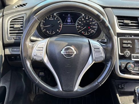 Used 2018 Nissan Altima 2.5 SV FWD image 19