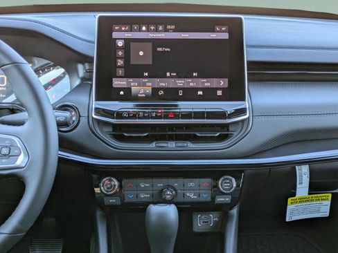 New 2026 Jeep Compass Latitude AWD/4WD image 22