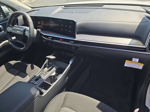 New 2026 Kia Sorento LX FWD image 11