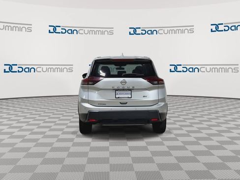 Used 2024 Nissan Rogue SV FWD image 7
