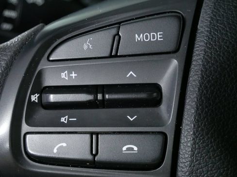 Used 2021 Hyundai Venue SE FWD image 25