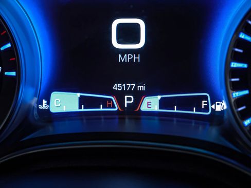 Used 2020 Chrysler 300 Touring L w/ Quick Order Package 2EF image 17