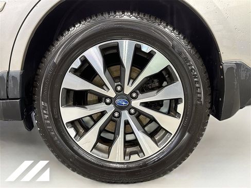 Used 2017 Subaru Outback 2.5i Limited image 30