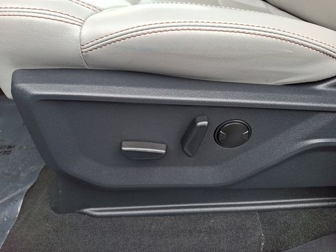 Used 2025 Ford Expedition Active image 16