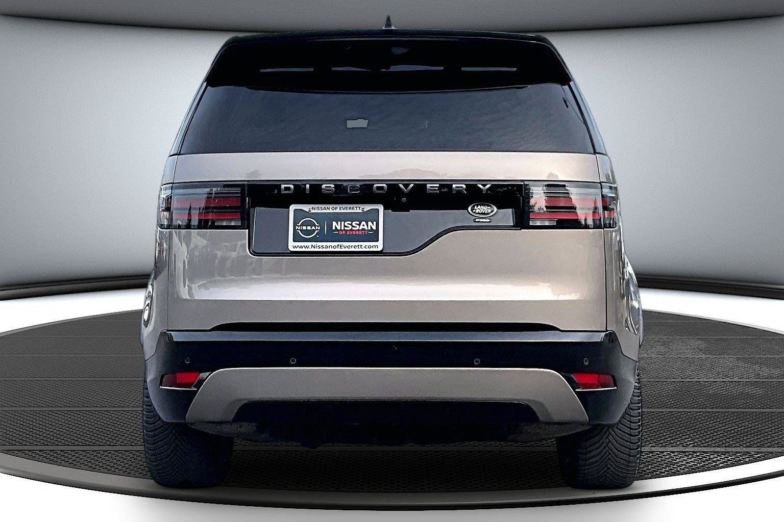 Used 2022 Land Rover Discovery HSE R-Dynamic AWD/4WD image 6