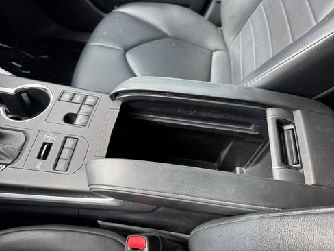 Used 2023 Toyota Highlander XLE AWD/4WD image 28