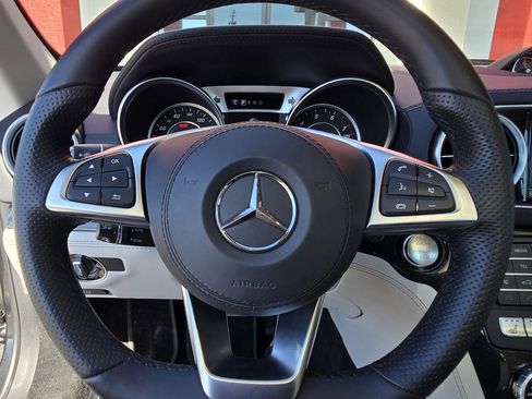 Used 2020 Mercedes-Benz SL 550 image 24