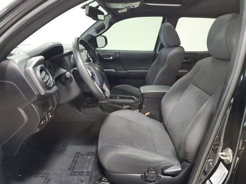 Used 2017 Toyota Tacoma TRD Sport image 22