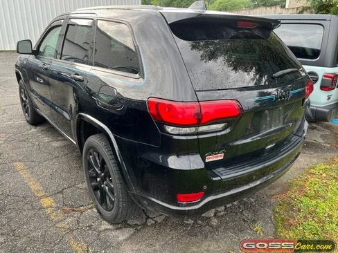 Used 2022 Jeep Grand Cherokee Laredo X AWD/4WD image 4
