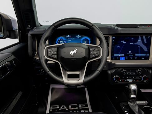 Used 2025 Ford Bronco Outer Banks AWD/4WD image 39