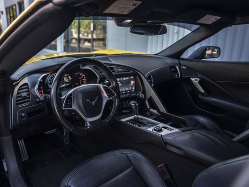 Used 2017 Chevrolet Corvette Stingray Coupe w/ 1LT RWD image 15
