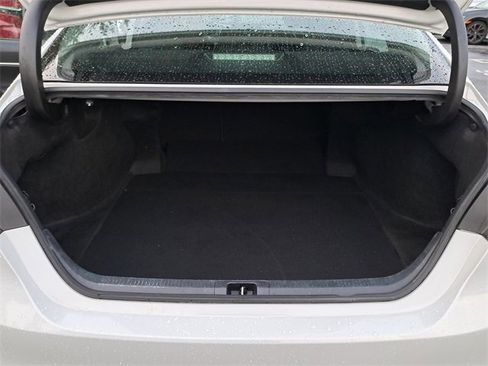 Used 2024 Toyota Camry LE image 9