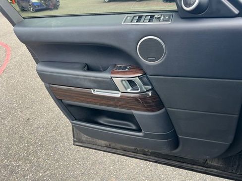 Used 2016 Land Rover Range Rover HSE image 19