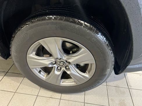 Used 2024 Toyota RAV4 XLE w/ Convenience Package AWD/4WD image 19