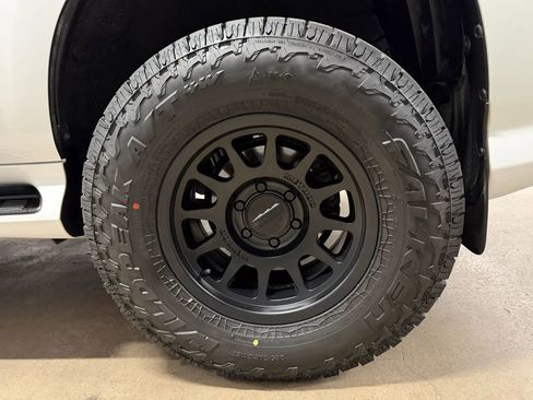 Used 2016 Lexus GX 460 image 36