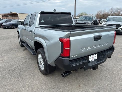 Used 2024 Toyota Tacoma SR image 3