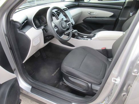 Used 2023 Hyundai Tucson SE image 19
