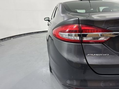 Used 2017 Ford Fusion SE image 28