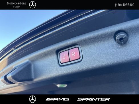 Used 2023 Mercedes-Benz C 300 Sedan image 8
