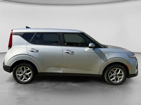 Used 2020 Kia Soul S FWD image 6
