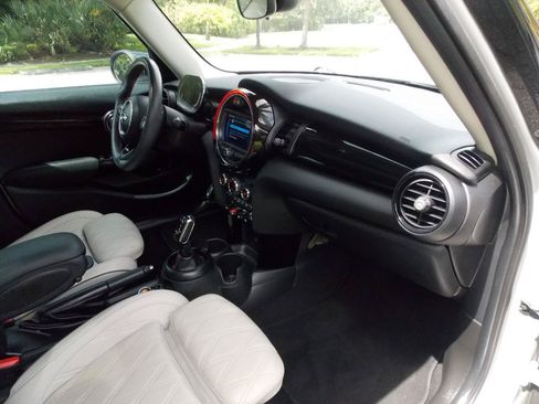 Used 2021 MINI Cooper S w/ Signature Upholstery Package FWD image 16