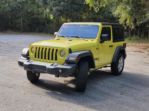 Used 2023 Jeep Wrangler Sport AWD/4WD image 4