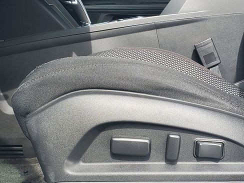 Used 2015 Chevrolet Equinox LT w/ Driver Convenience Package image 8