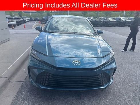 Used 2025 Toyota Camry LE FWD image 8