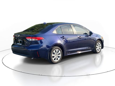 Certified 2025 Toyota Corolla LE FWD image 7