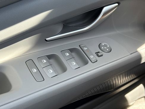 New 2026 Hyundai Elantra SE FWD image 21