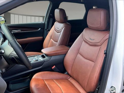 New 2026 Cadillac XT5 Premium Luxury w/ Driver Assist Package FWD image 9