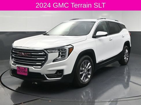 Used 2024 GMC Terrain SLT image 2