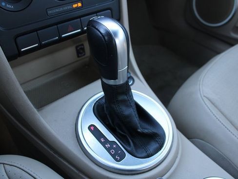 Used 2015 Volkswagen Beetle R-Line image 14