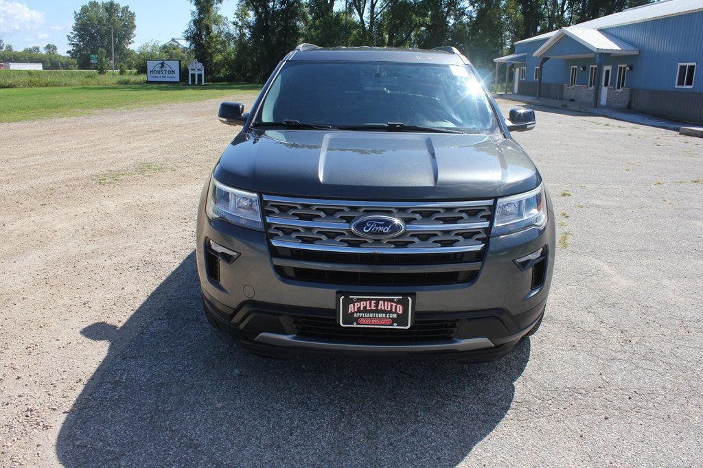 Used 2018 Ford Explorer XLT w/ Equipment Group 201A AWD/4WD image 2