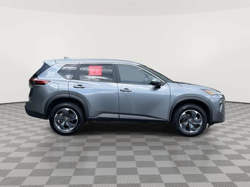 Certified 2025 Nissan Rogue SV AWD/4WD image 4