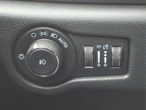 New 2026 Chrysler Pacifica Select image 20