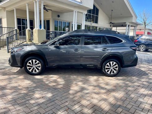Used 2025 Subaru Outback Premium image 2