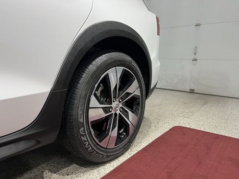 Used 2020 Volvo V60 T5 Cross Country w/ Protection Package Premier image 20