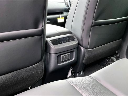 New 2026 Nissan Pathfinder SL FWD image 19