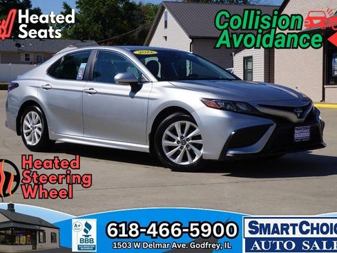 Used 2022 Toyota Camry SE image 1