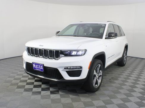 Used 2022 Jeep Grand Cherokee Limited 4xe image 25