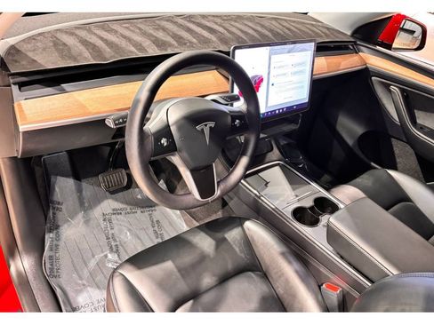 Used 2024 Tesla Model Y Long Range image 19