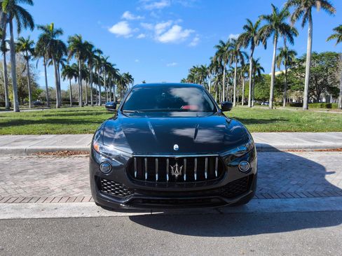 Used 2023 Maserati Levante GT AWD/4WD image 13