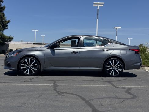 Used 2022 Nissan Altima 2.5 SR image 4