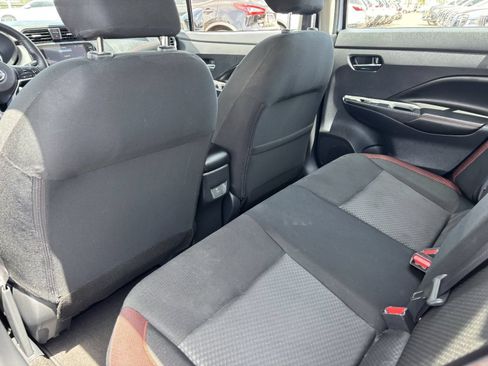 Used 2025 Nissan Versa SR FWD image 17