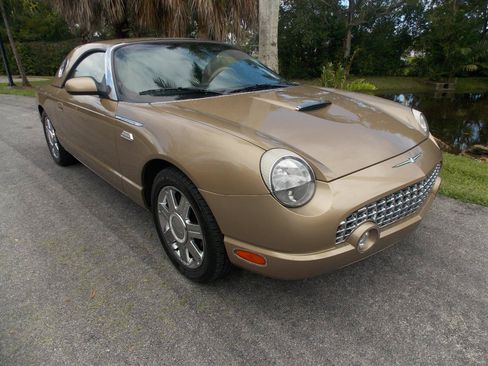 Used 2005 Ford Thunderbird RWD image 1