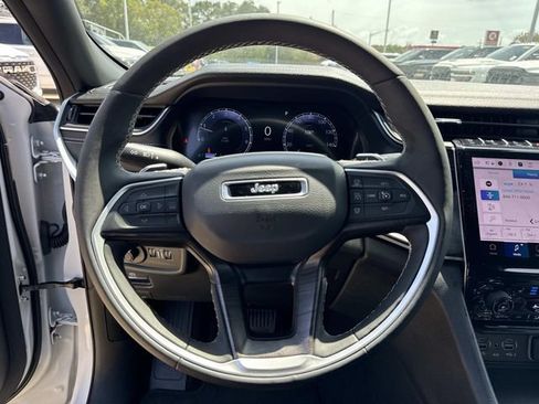 Used 2025 Jeep Grand Cherokee L Limited w/ Luxury Tech Group II RWD image 27